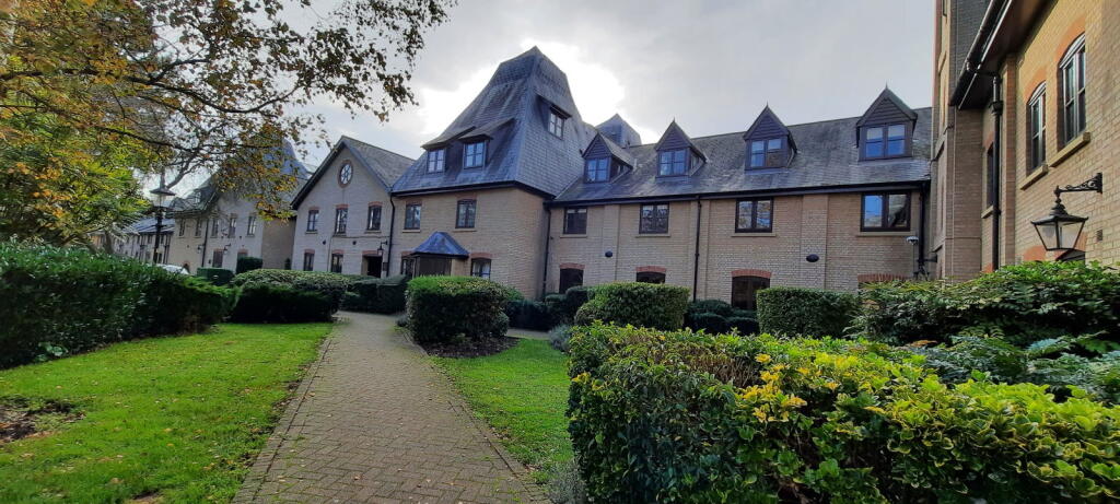 Main image of property: 122 River Meads, Stanstead Abbotts