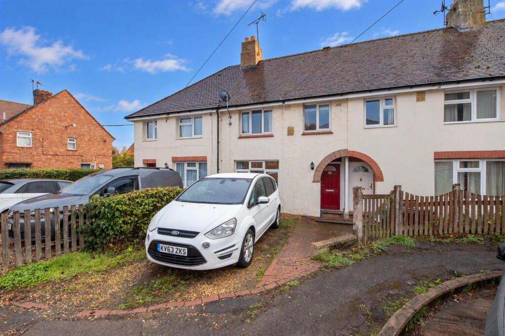 3-bed terraced on Park Avenue, Raunds, £180,000