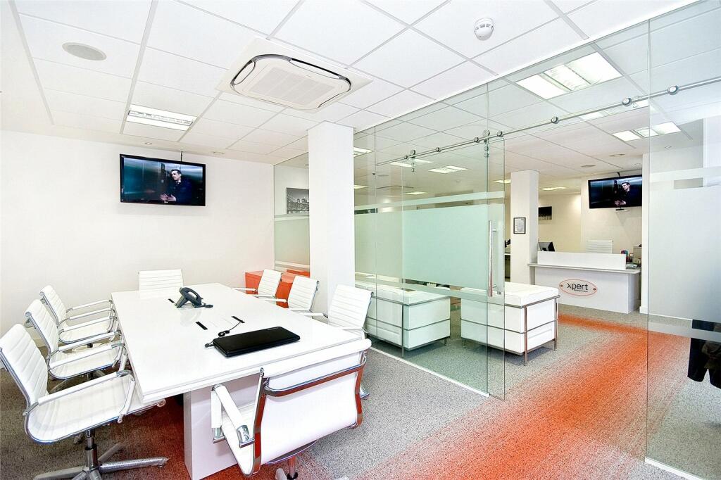 Main image of property: East Smithfield, E1W