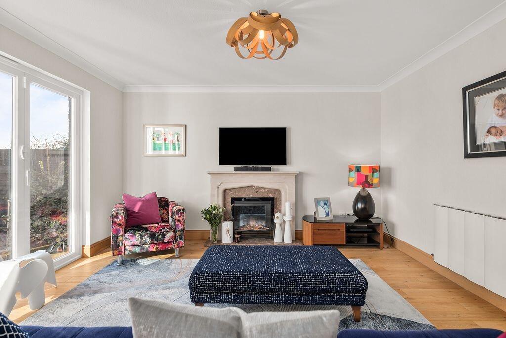 House in Falkirk, South Alloa - More