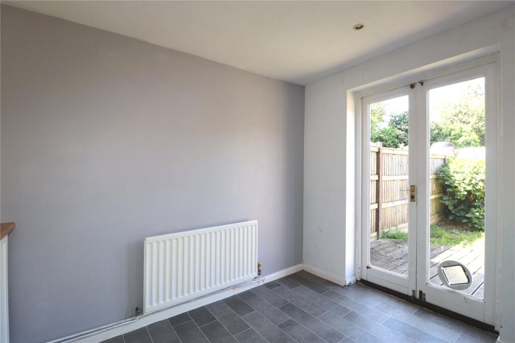 Paddocks Mead, Woking, Surrey, GU21 photo 4