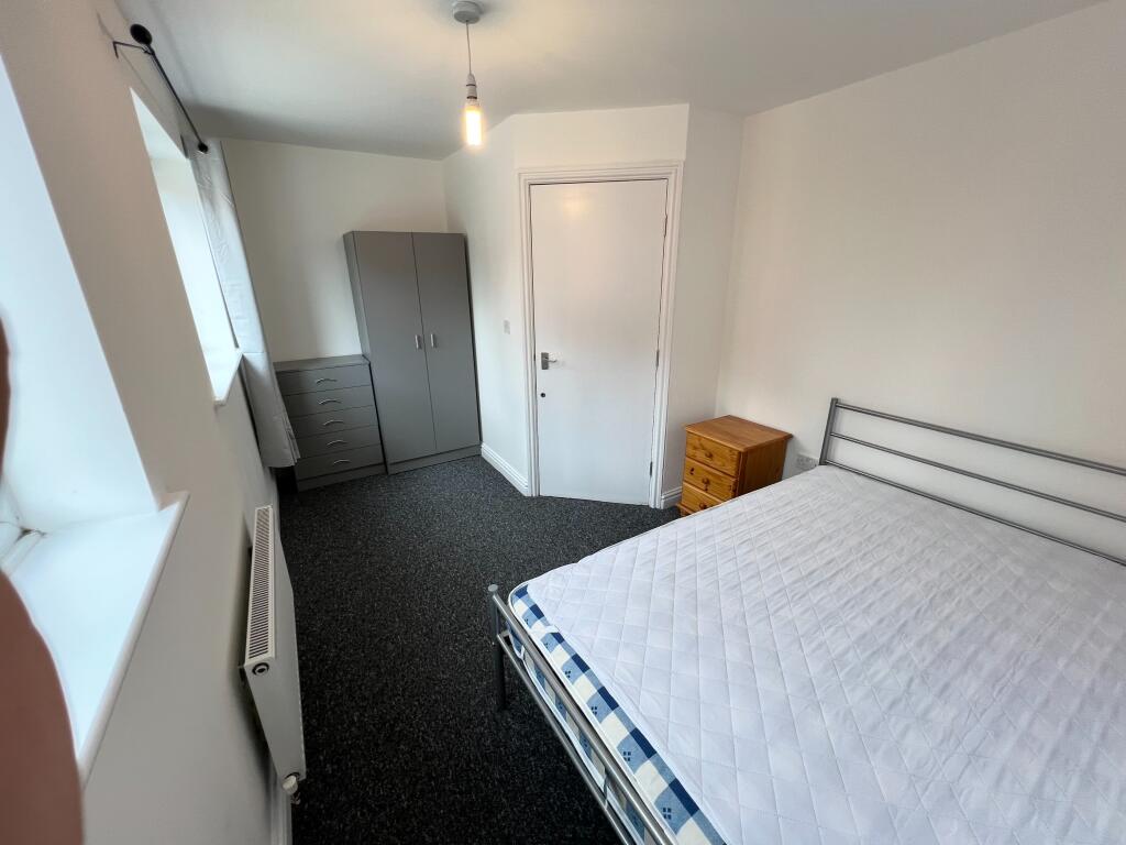 4 bedroom terraced house for rent