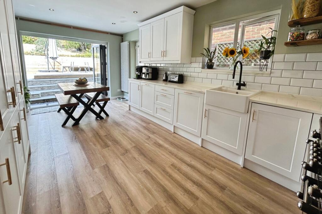 House in Waverley, Heath End, Farnham - More