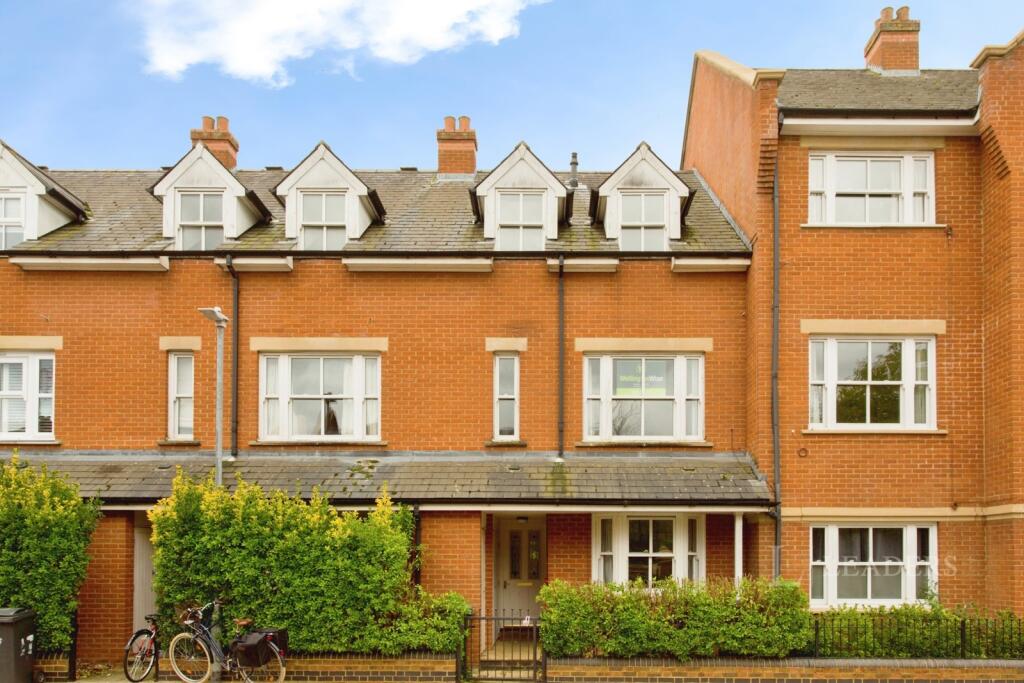 Main image of property: Ravensworth Gardens, Cambridge, Cambridgeshire, CB1