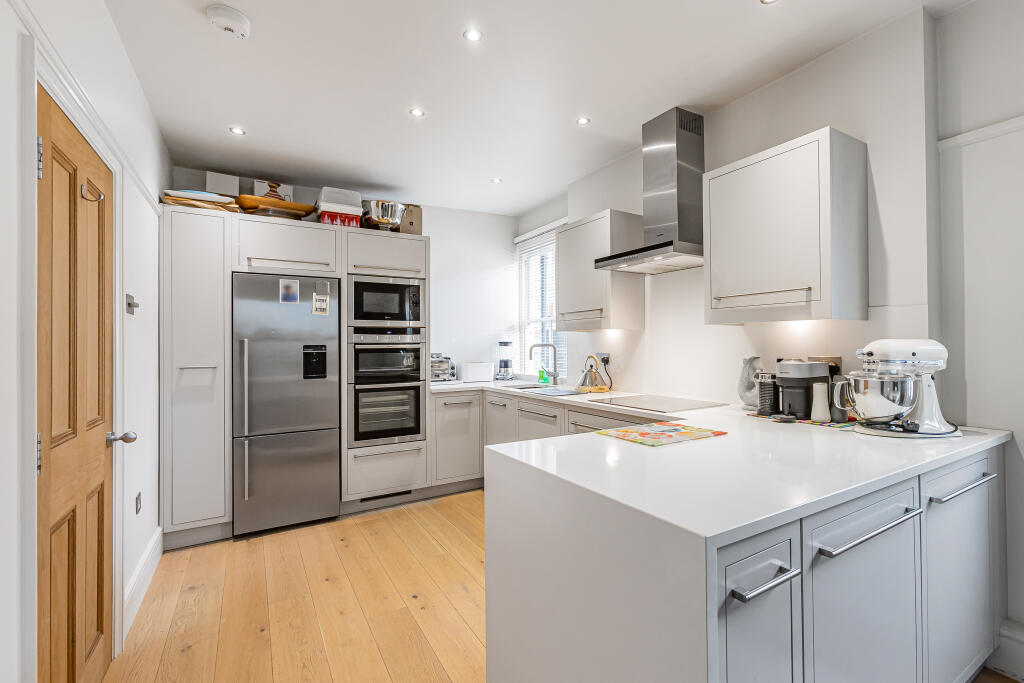 Apartment in St Albans, Harpenden - View 4