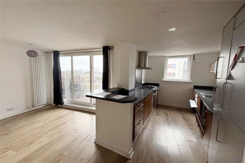 Apartment in Edinburgh - More