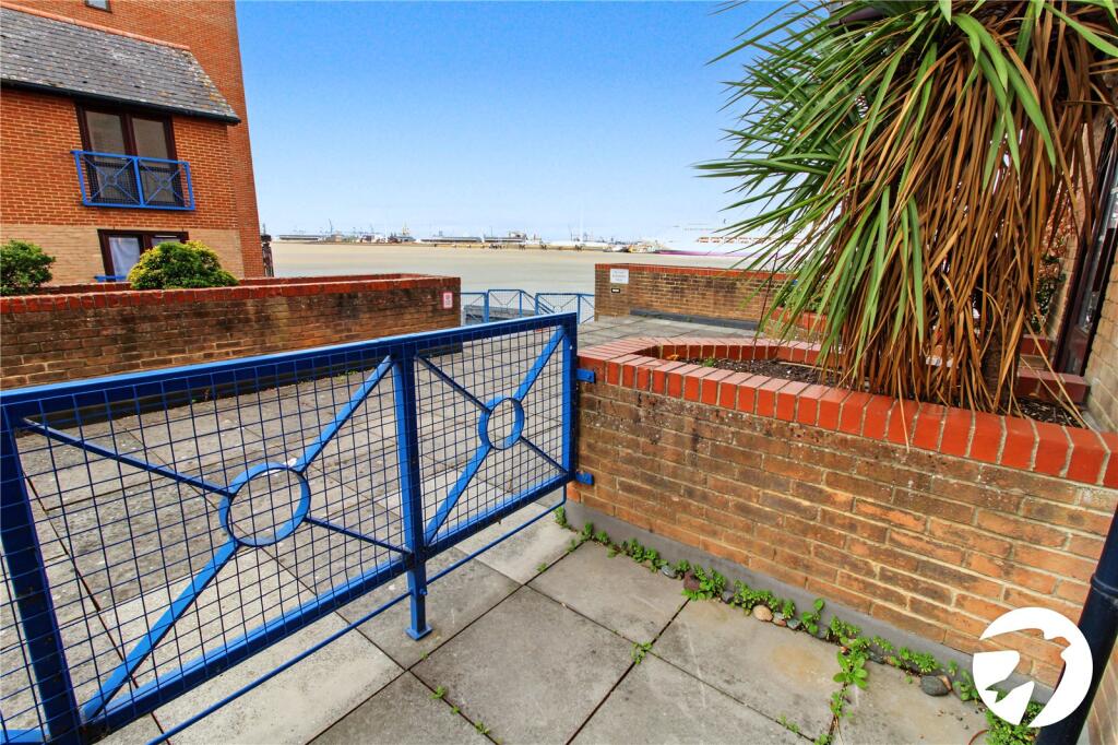 Apartment in Dartford - View 5