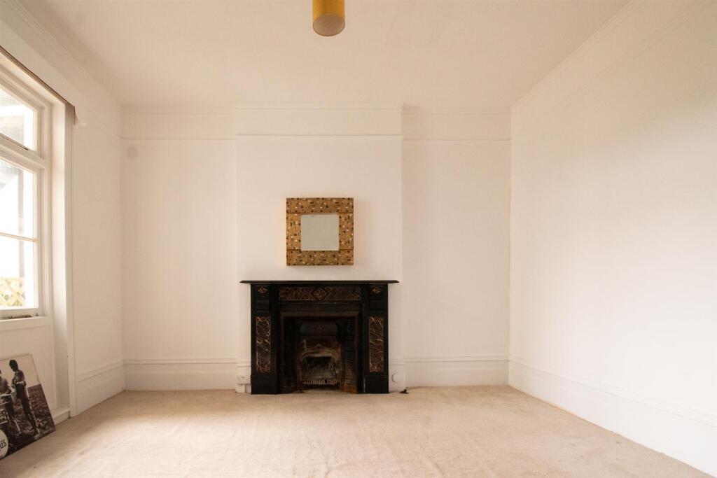 Apartment in Tonbridge - More