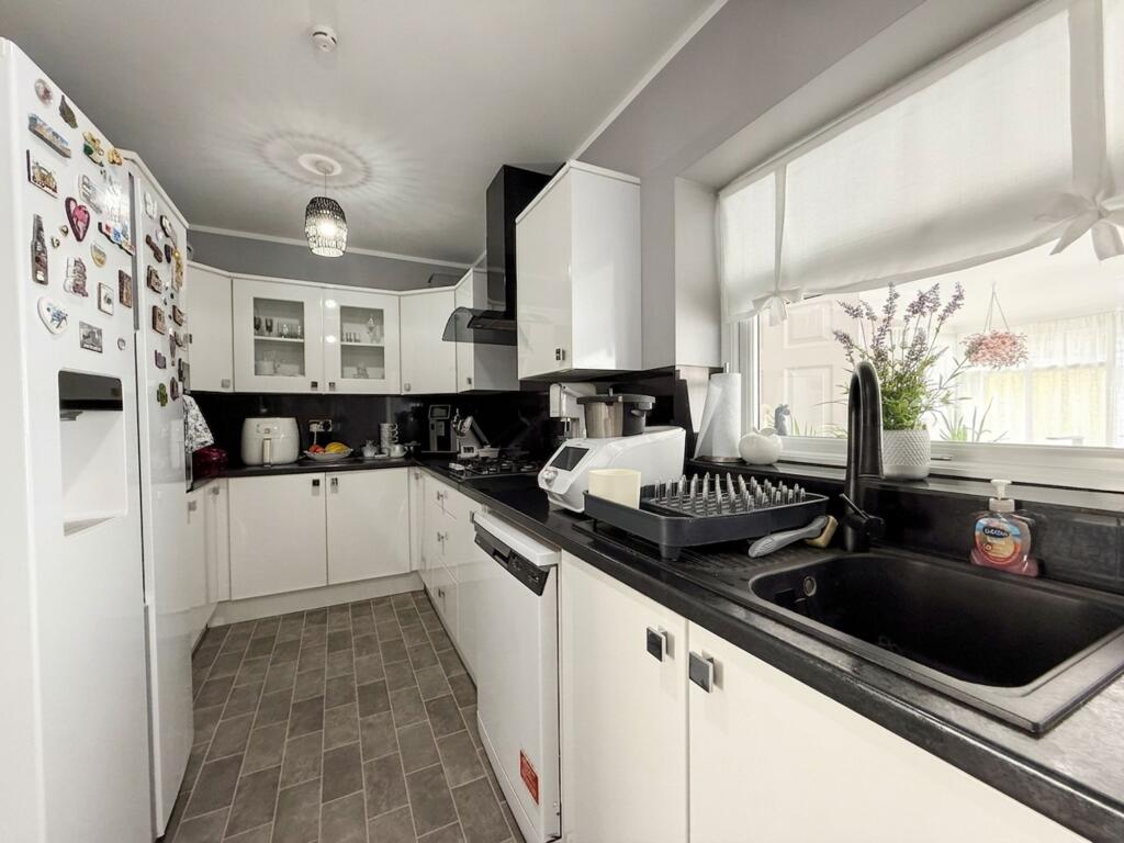 House in Rotherham, South Yorkshire - View 5