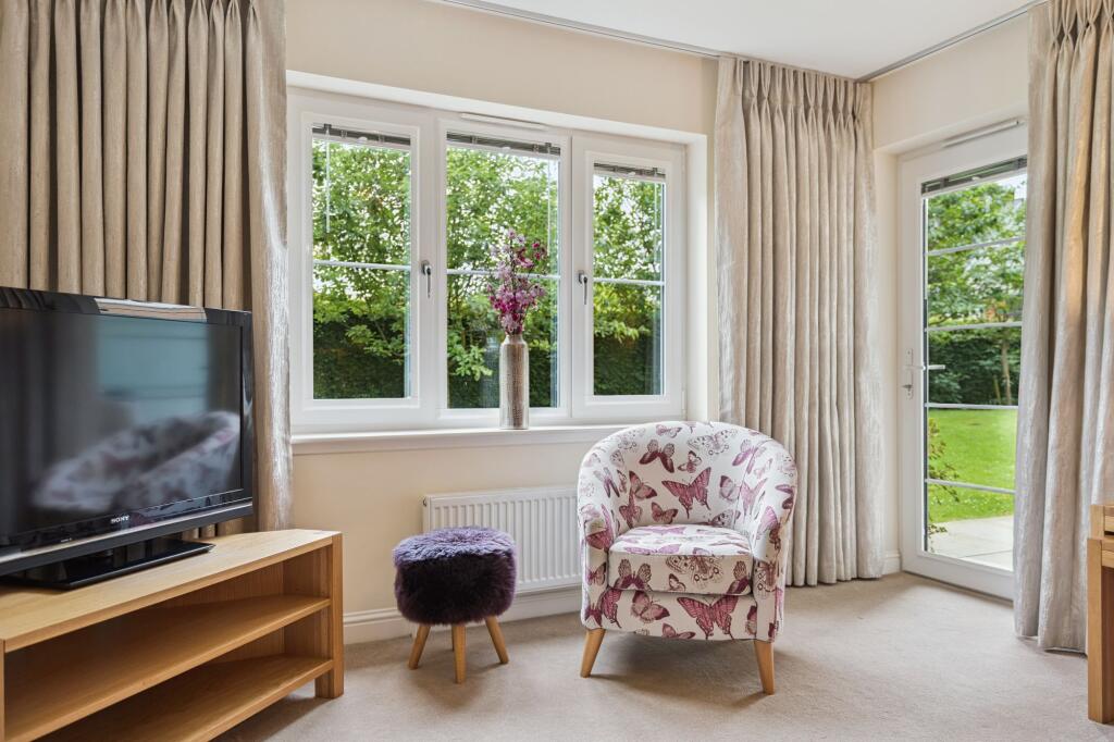 Apartment in Stirling - View 3
