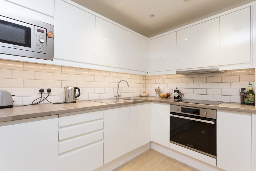 Apartment in Croydon - View 4
