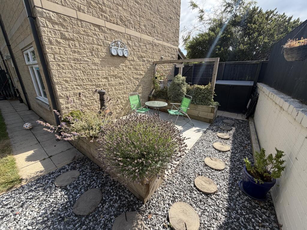 House in Bradford, Low Moor - View 4