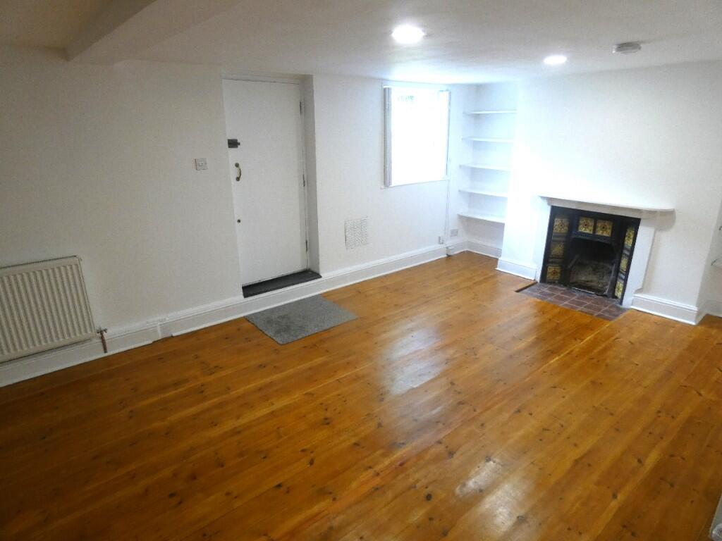 Studio flat for rent