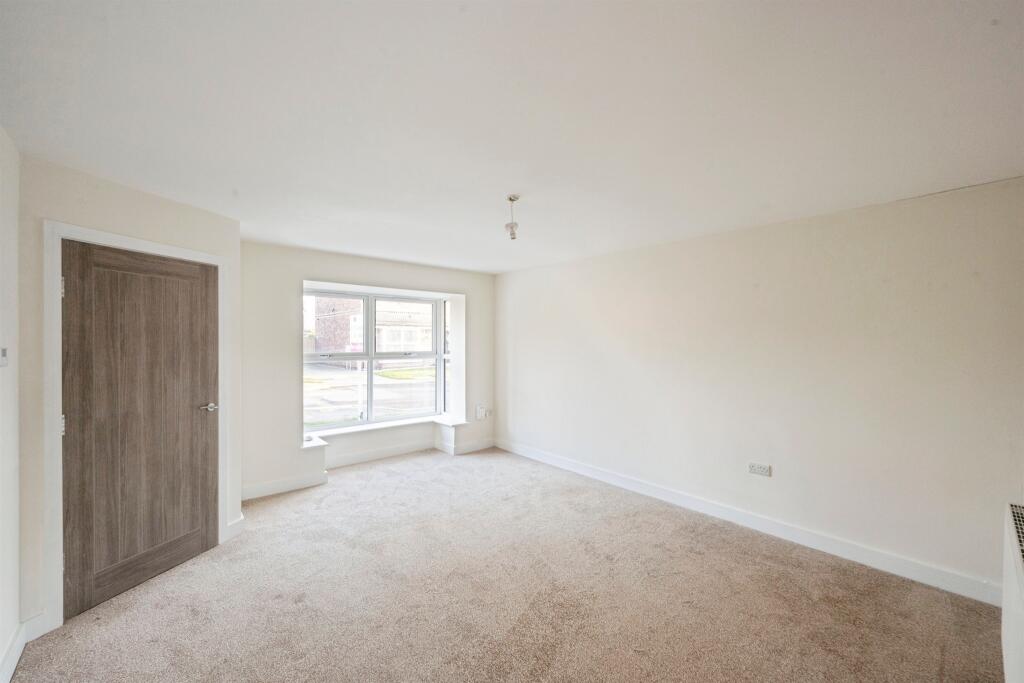 Robin Hood Grove, Thorne, Doncaster photo 4