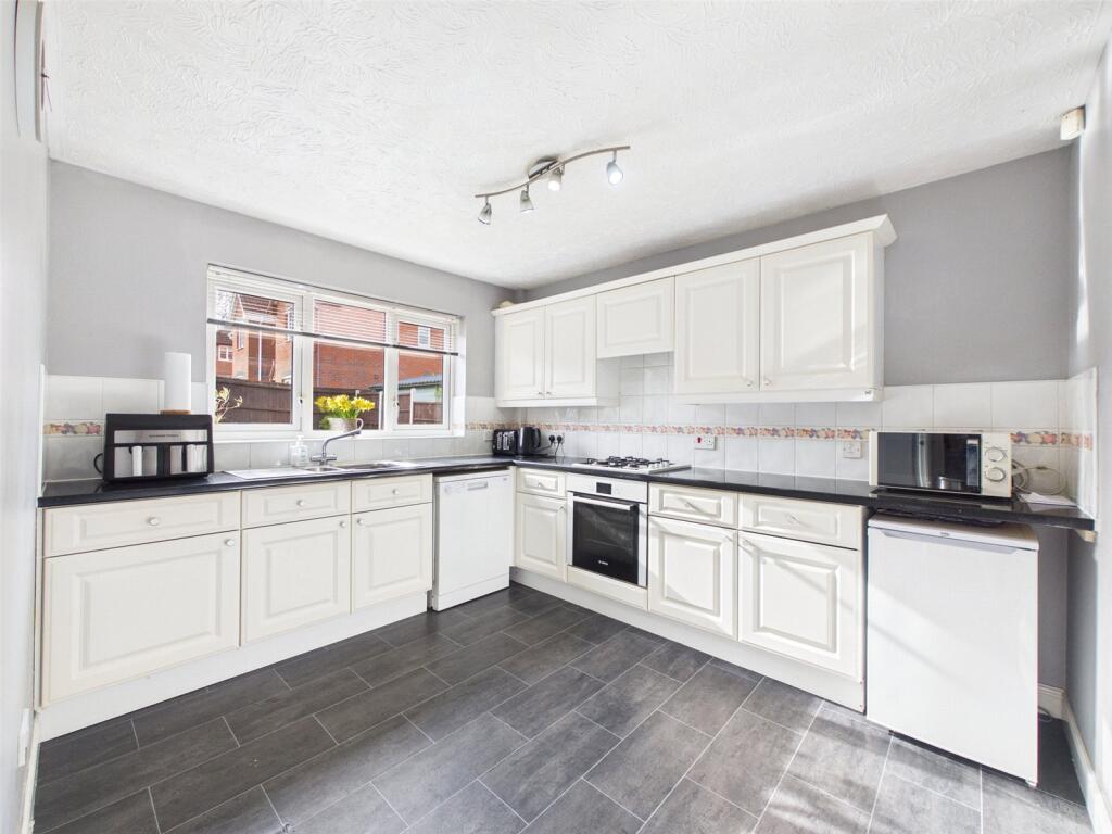 House in Worcester - View 4