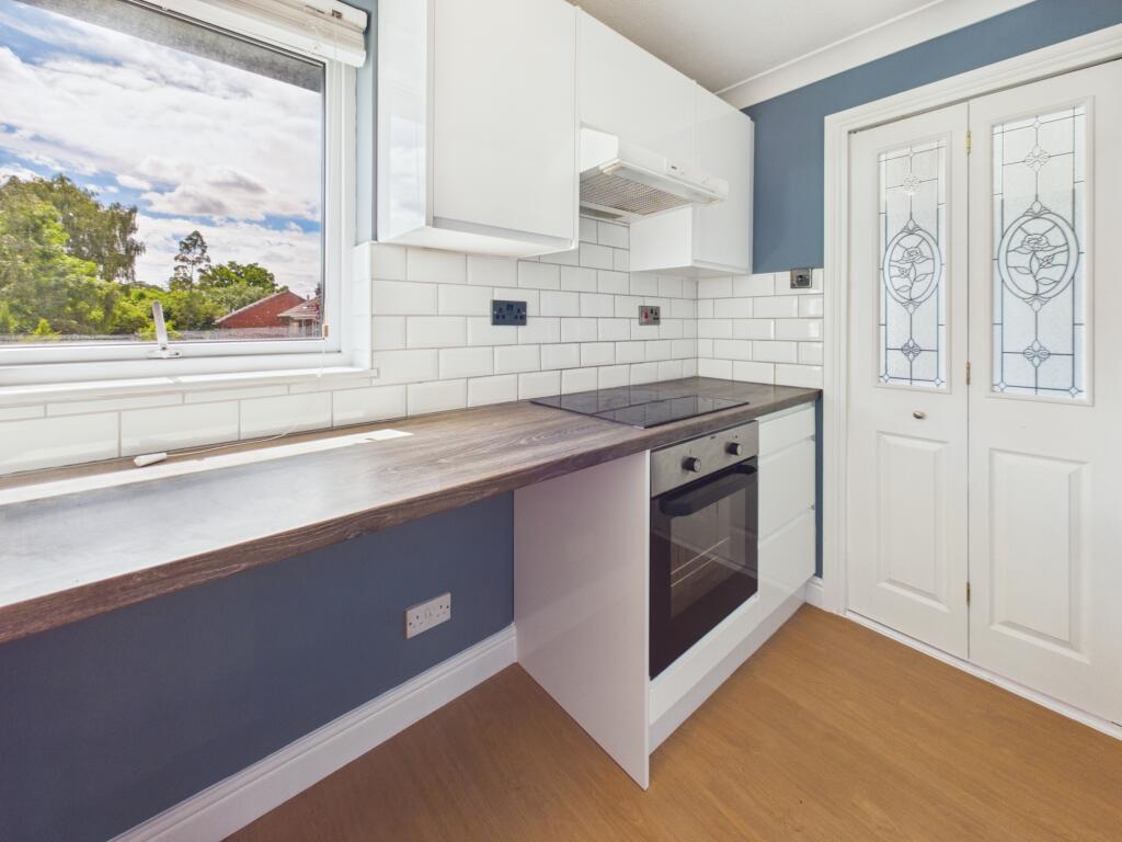 Apartment in Basingstoke and Deane, Tadley Hill, Tadley - View 2