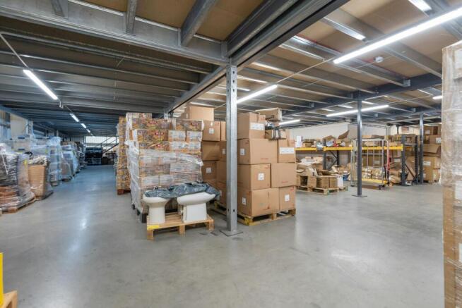 29Unit_14_Easter_Industrial_Park_RM13.jpg