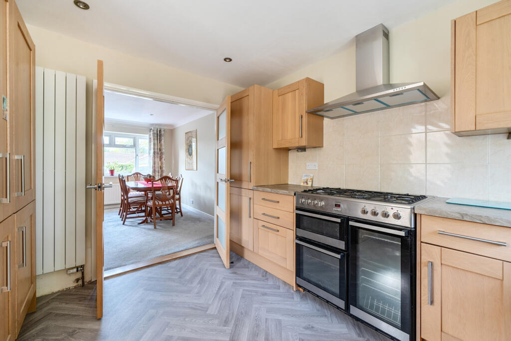 House in South Oxfordshire, Path Hill, Goring Heath - More