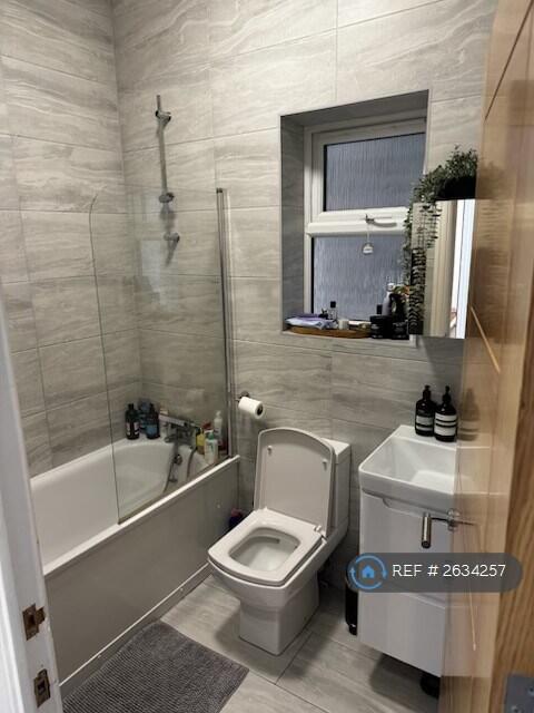 Apartment in London - View 3