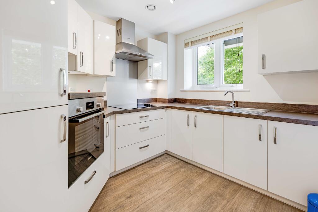 Apartment in Devizes, Wiltshire - View 3