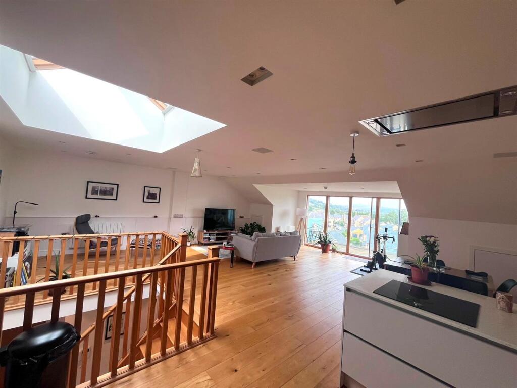 Apartment in Bradford - View 5
