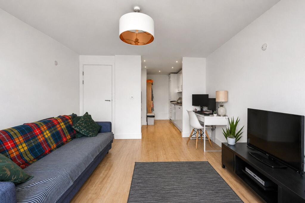 Apartment in London - View 3