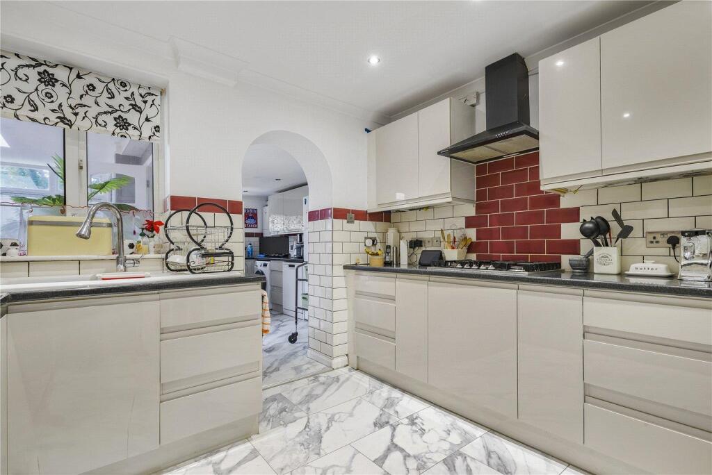 House in London, London Borough of Bromley - View 2