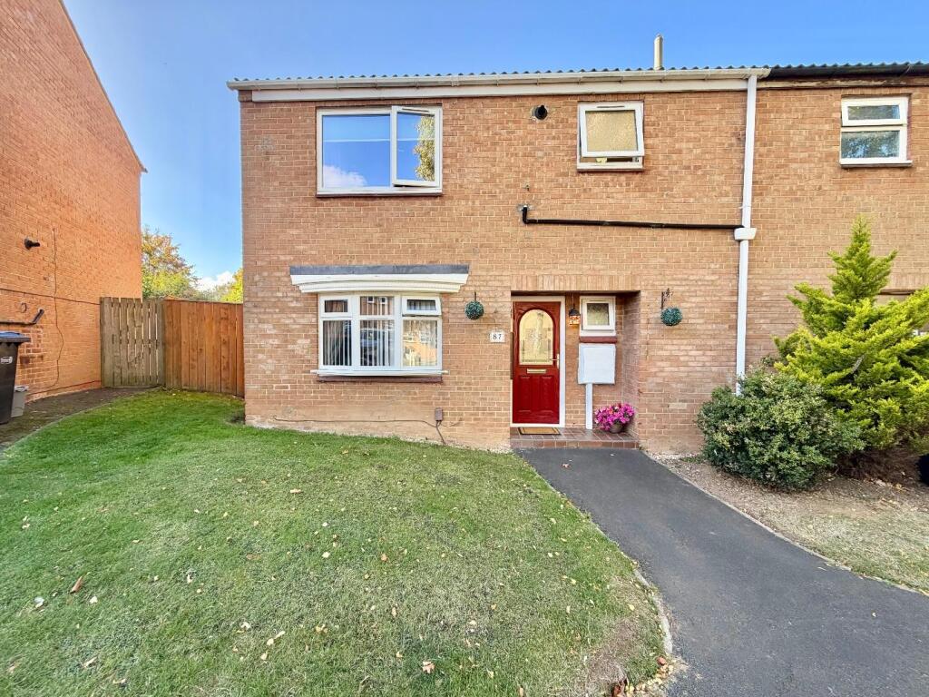 3-bed semi-detached on Thistle Rise, Coulby Newham, Middlesbrough, £145,000