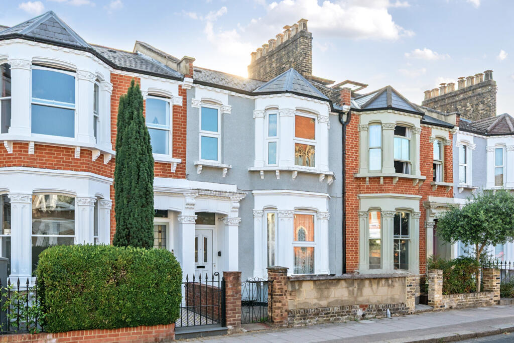 Main image of property: Ivydale Road, London