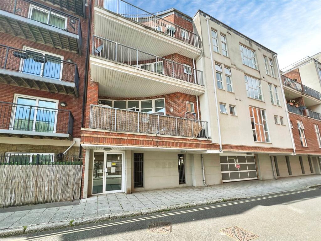 Main image of property: Lower Canal Walk, Southampton, Hampshire