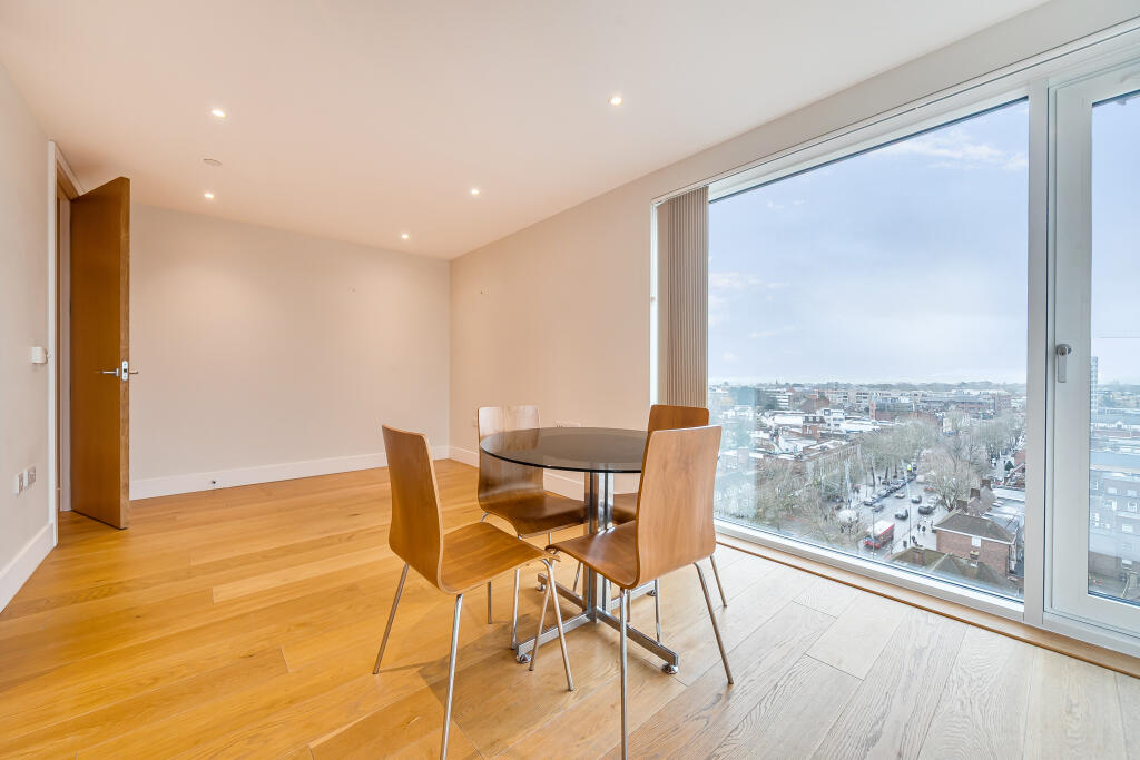 Apartment in London, Oakleigh Park, Whetstone - More