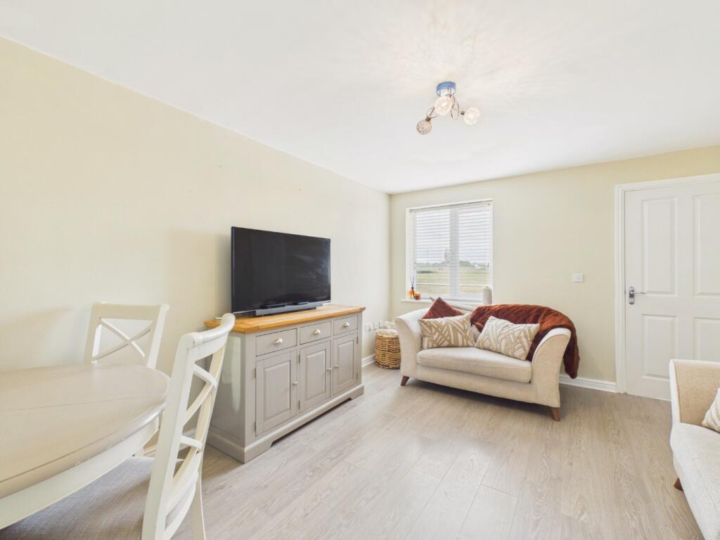 Hampstead Gardens, Kingswood, Hull, East Riding Of Yorkshire, HU7 3LB photo 4