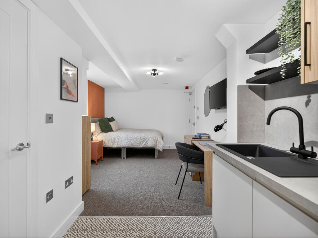 Apartment in Derby - View 2