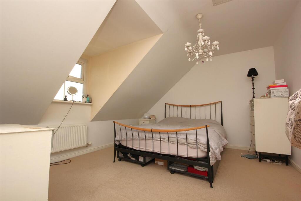House in Higham Ferrers, North Northamptonshire - View 5