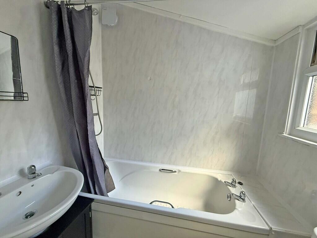 House in York - View 5
