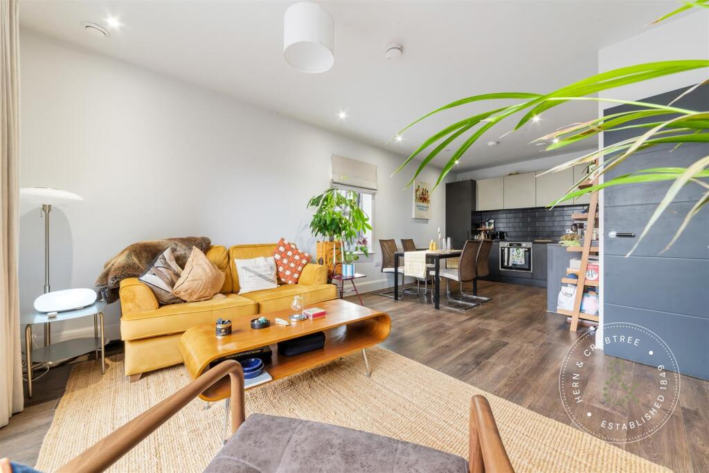 Apartment in Cardiff - View 5