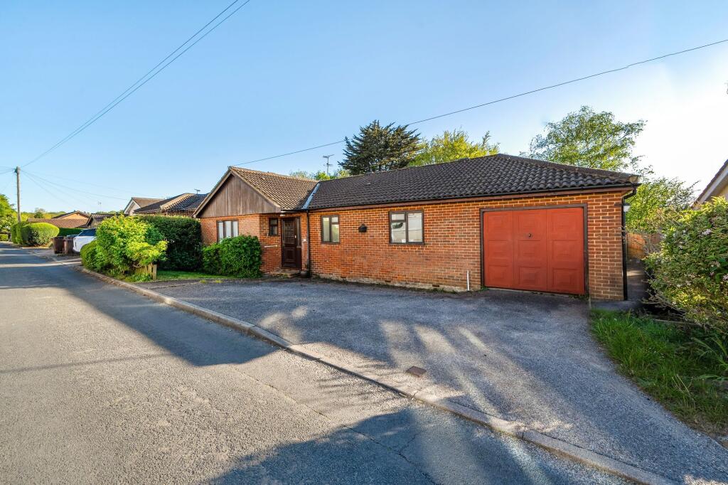 Main image of property: Sunny Rise, Chaldon, CR3