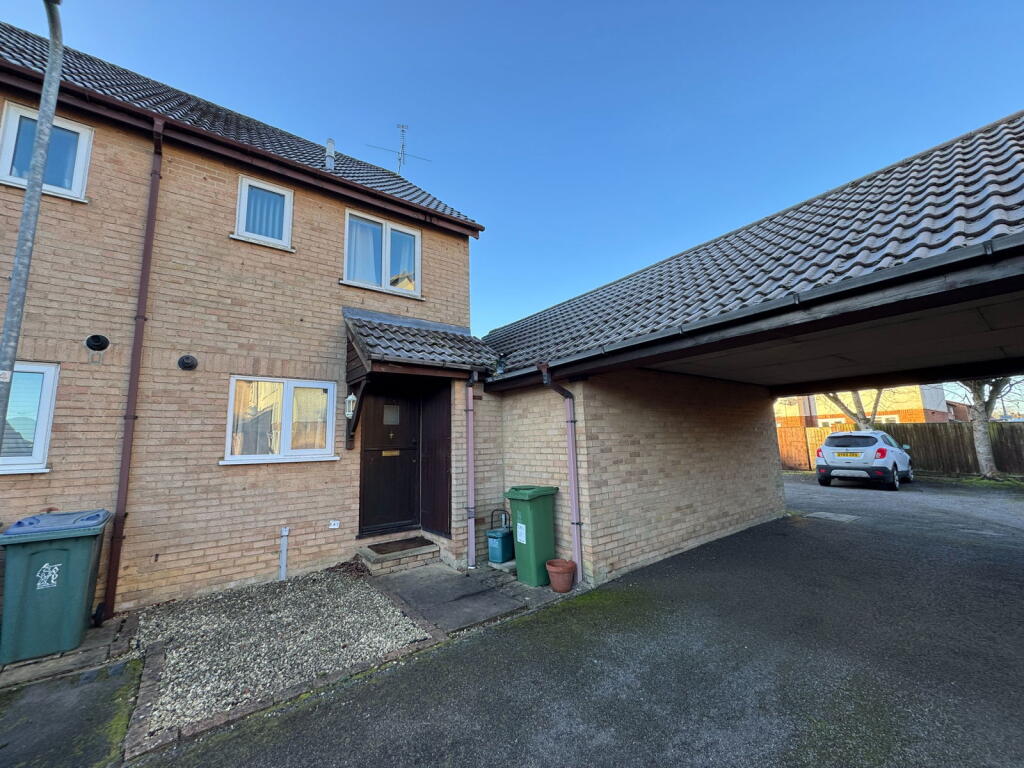 2-bed terraced on Longlands Court, Winslow, £240,000