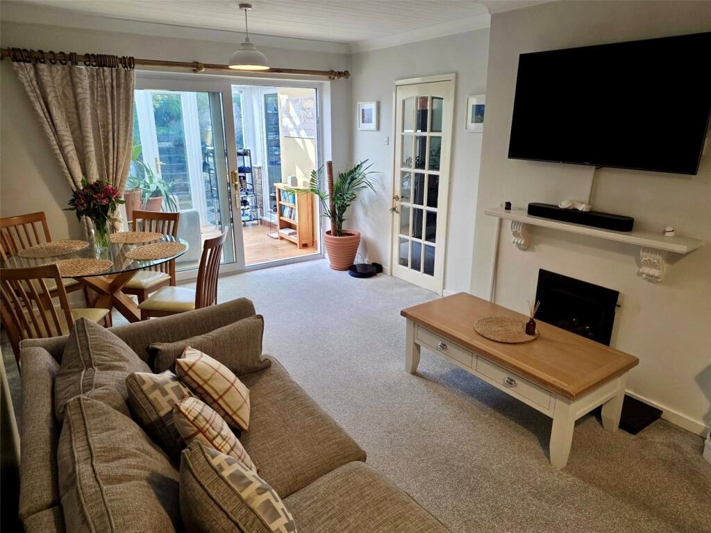House in Stoke-on-Trent - View 2