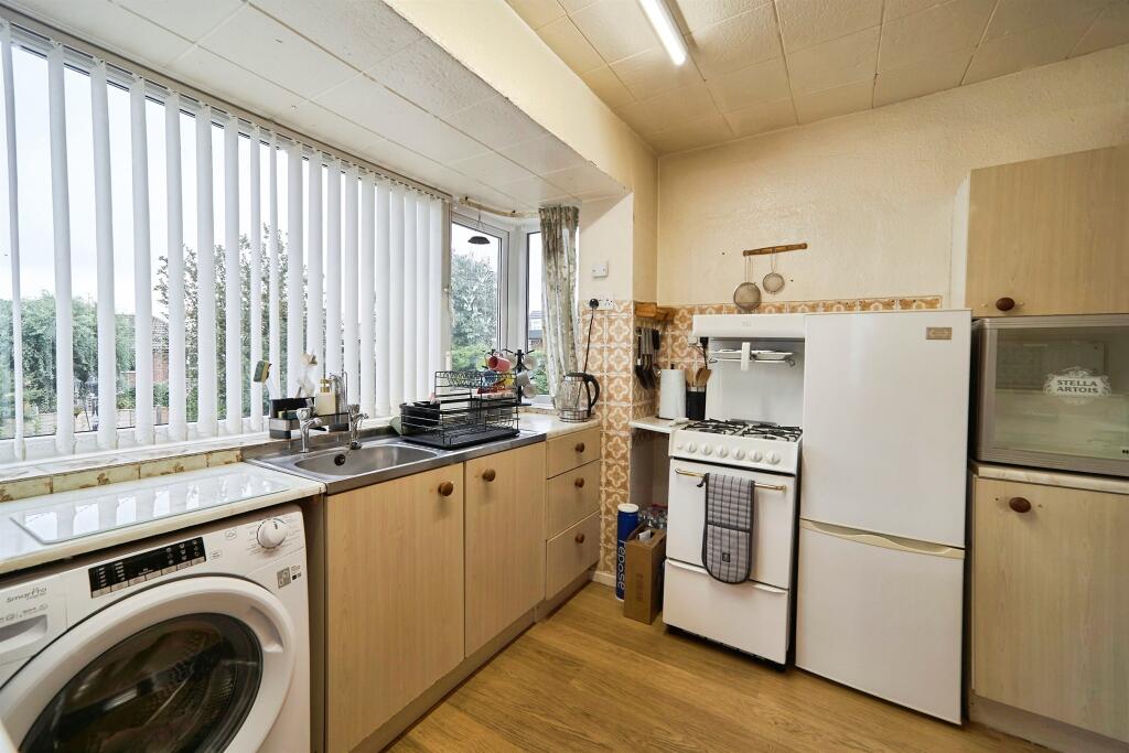 House in Leeds, Yeadon Banks, Shaw Lane - View 5