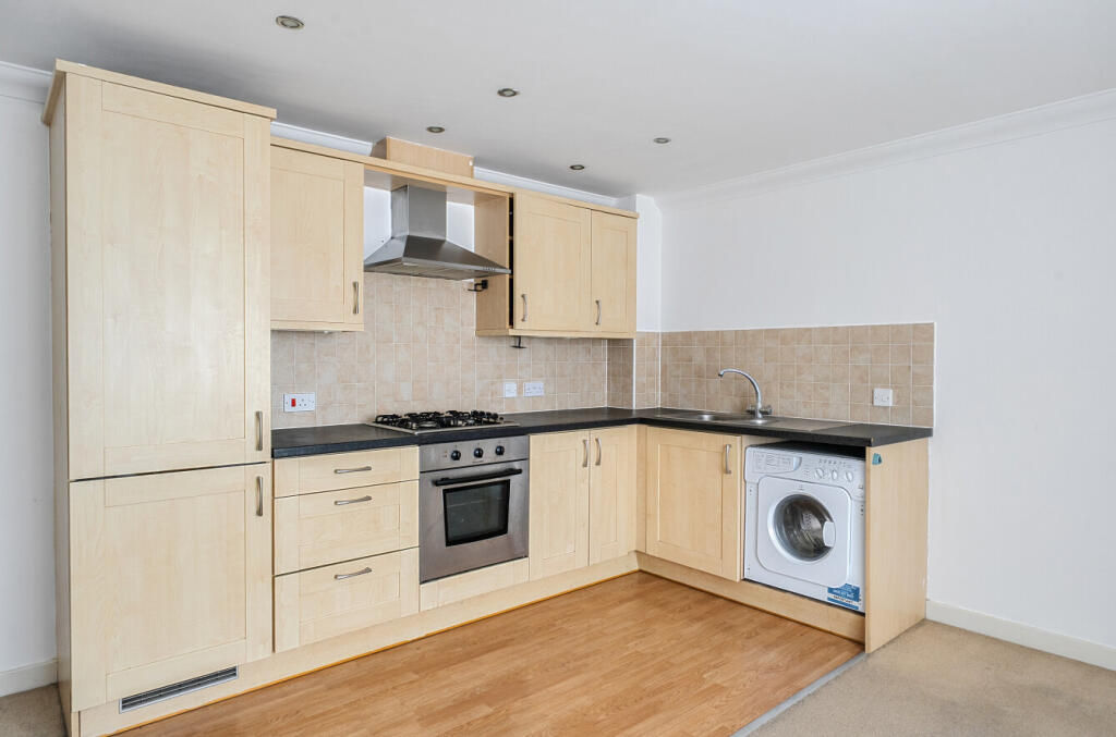 Apartment in Southampton - View 5