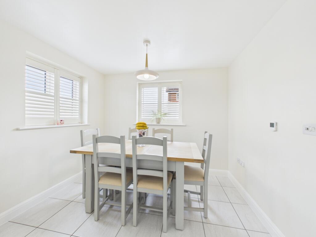 House in Basingstoke and Deane, Bramley - View 5