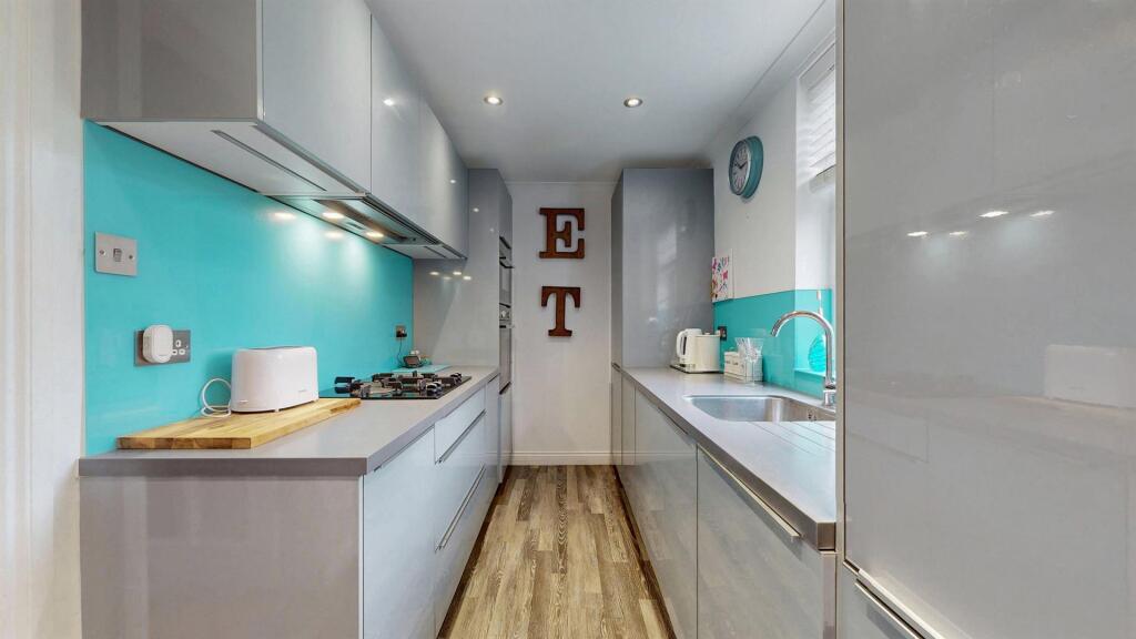 House in Glasgow - More