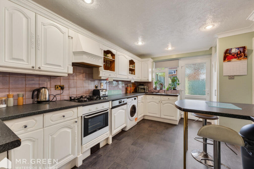 Main image of property: Melbourne Road, Christchurch, Dorset, BH23 2HY