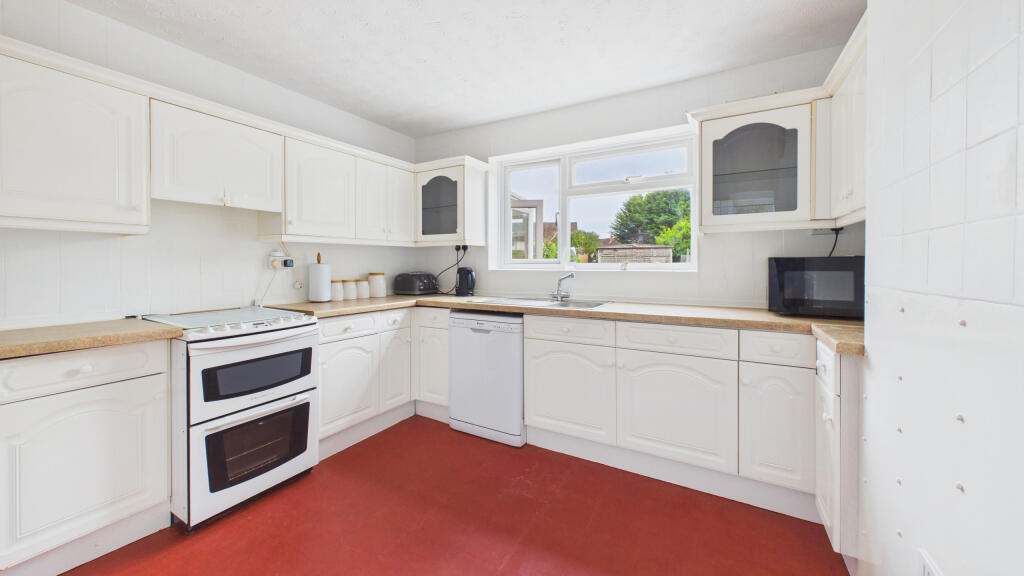 House in Hemel Hempstead - More