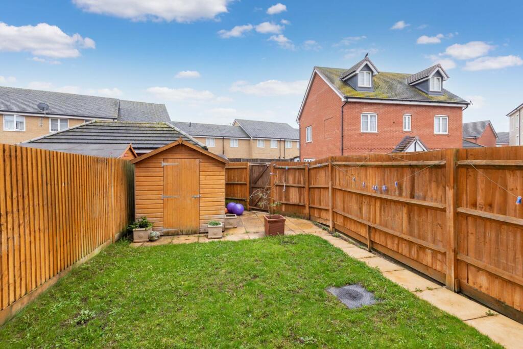 Kings Reach, off Upton Court Road, Langley, Berkshire, SL3 photo 3