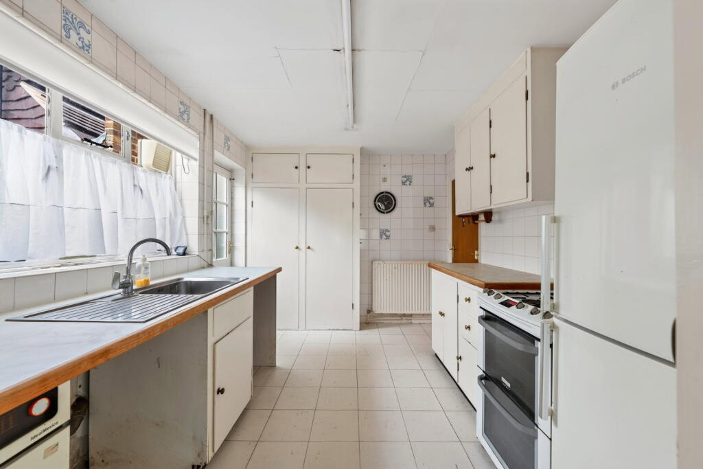 House in Reigate and Banstead, Surrey - View 5