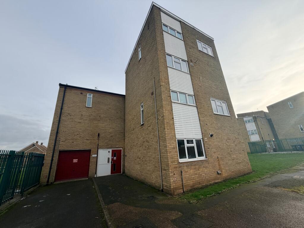 2-bed house on 11 Fairfax Court, St. Neots PE19 2JF, £75,000