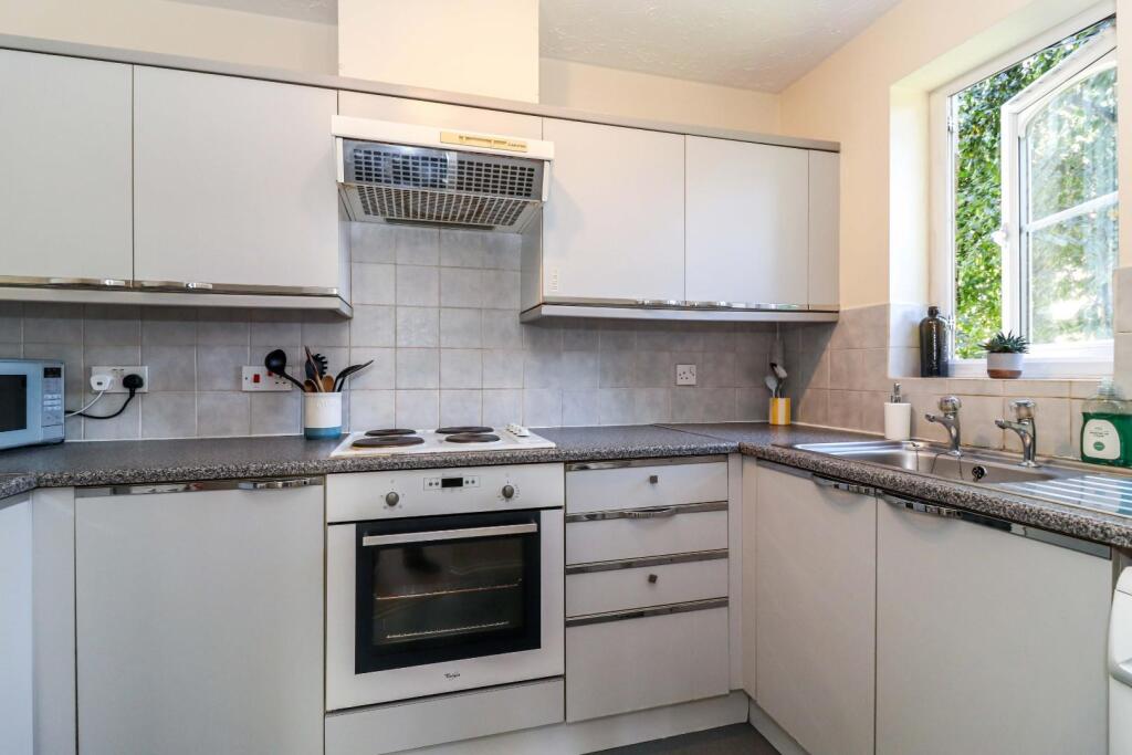 Apartment in Watford - View 4