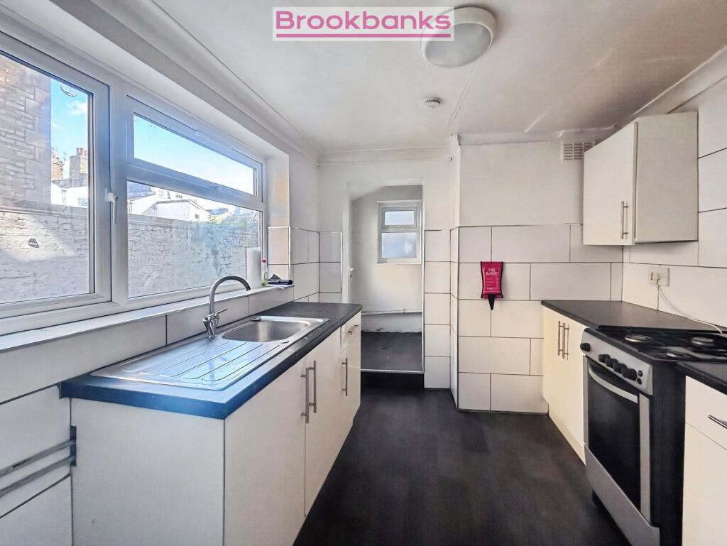 House in London - View 5